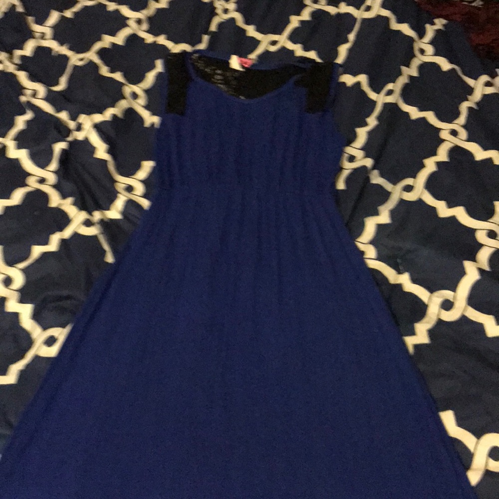 Maternity maxi dress